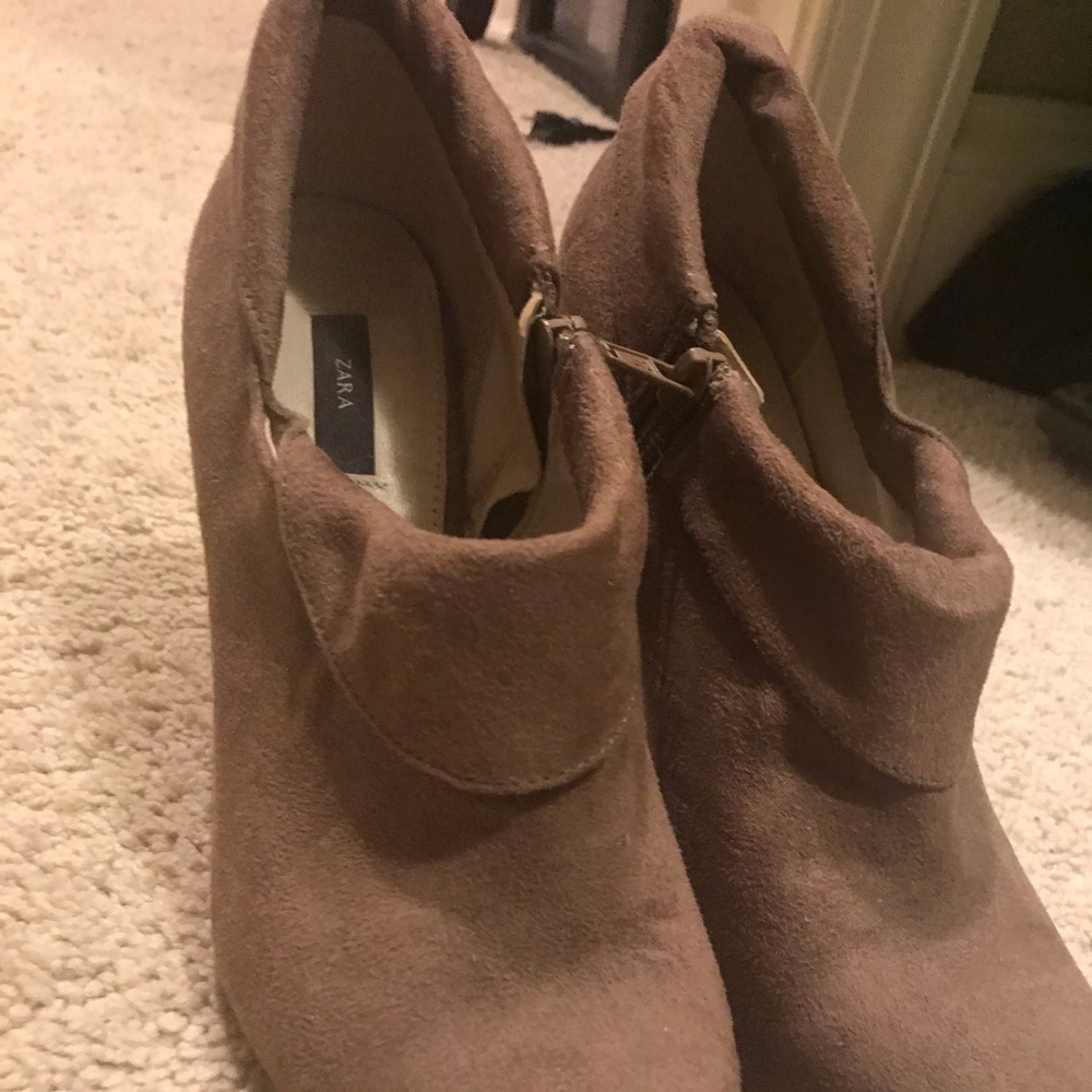 Zara - Picture 5 of 5